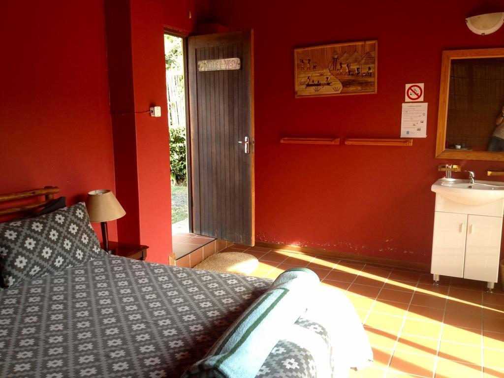 Jungle Monkey Backpackers Hostel Port Saint Johnʼs Kamer foto