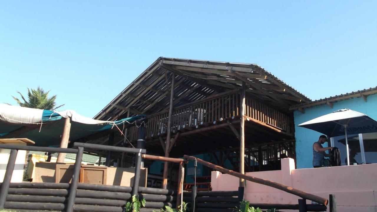 Jungle Monkey Backpackers Hostel Port Saint Johnʼs Buitenkant foto